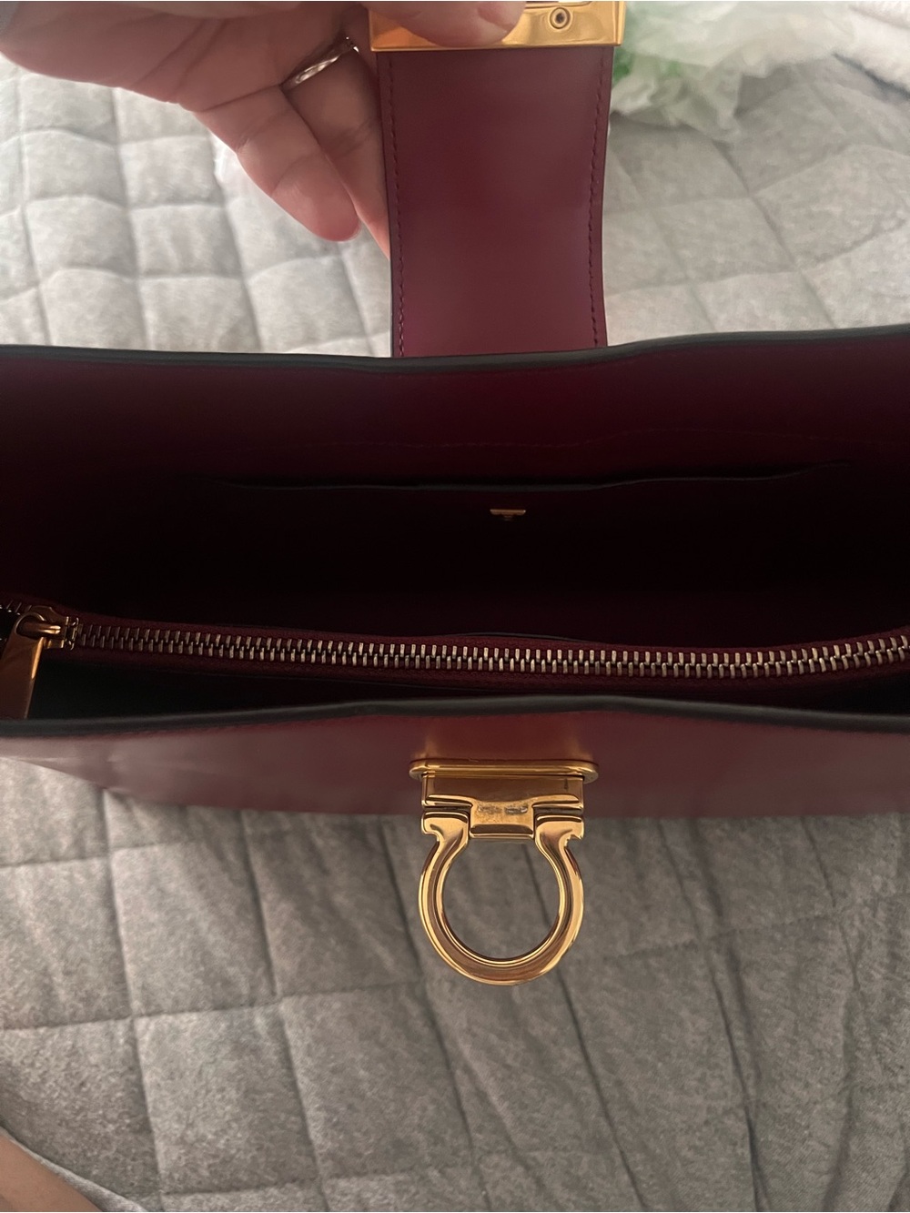 Authentic Ferragamo Trifolio Leather Shoulder Bag Raspberry Red gold Gancini - Picture 10 of 14